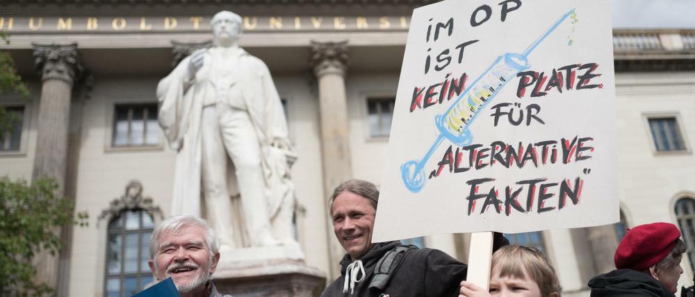 So war's 2017 beim Science March in Berlin. Dieses Jahr wird es aber keine große Demo geben.