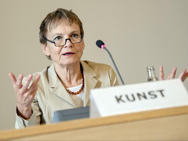 Sabine Kunst, Präsidentin der Humboldt-Universität zu Berlin, tritt aus Protest gegen eine Neuregelung im Berliner Hochschulgesetz zurück.