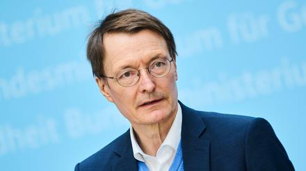 Karl Lauterbach (SPD) erntet für den Gesetzentwurf zur Triage Kritik.