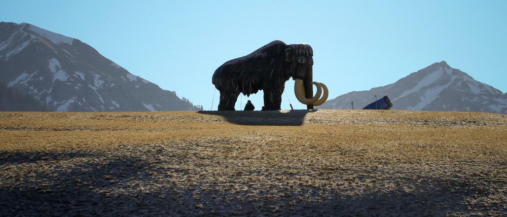 Als Skulptur ist das Mammut schon zurück - zumindest in den Bergen in Österreich.