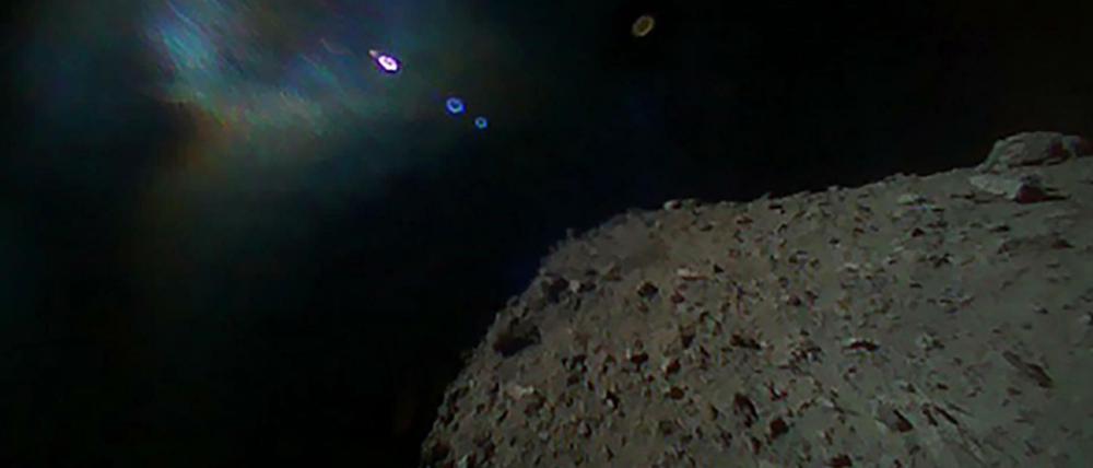 Die Oberfläche des Asteroiden Ryugu 