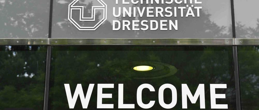 Der Eingang zum Welcome-Center der TU-Dresden.